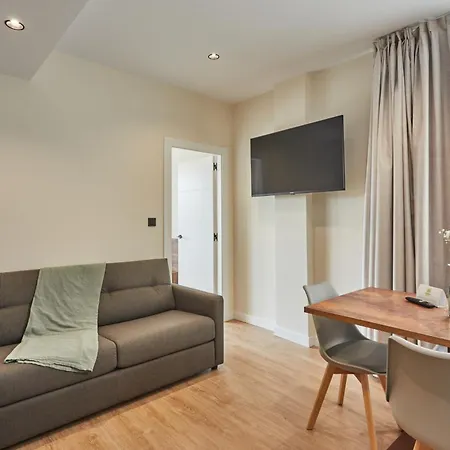 Silken Fontibre Iberia & Ξενοδοχείο με διαμερίσματα Nestares (Cantabria)