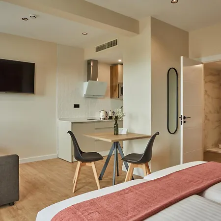 Silken Fontibre Iberia & Ξενοδοχείο με διαμερίσματα