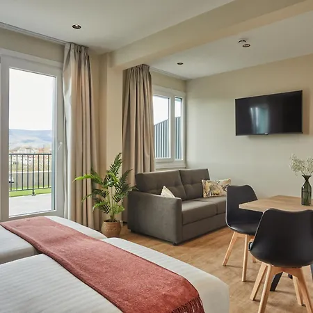 Ξενοδοχείο με διαμερίσματα Silken Fontibre Iberia & 4*