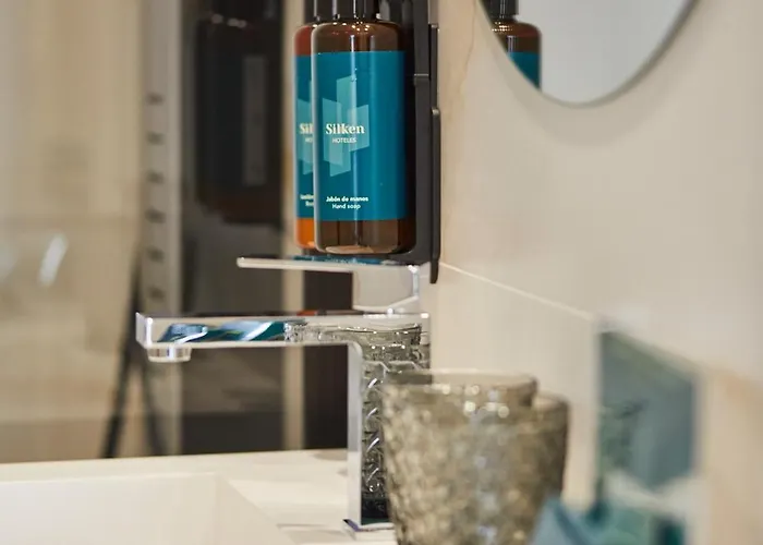 Aparthotel Silken Fontibre Iberia & 4*