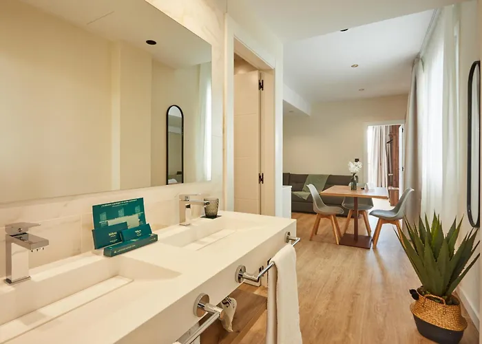 Silken Fontibre Iberia & Lägenhetshotell Nestares (Cantabria)